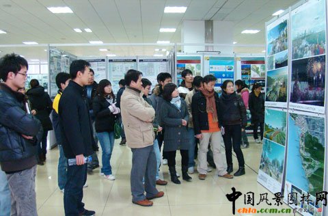 ȫ����У���^�OӋ���I��Ʒչ��ɽ�|��W������У