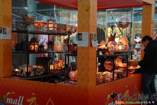 ����Ļ������c�I�N���N�ı���MALL�R��