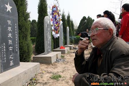  ���󱱑�(zh��n)�ۡ���ʿ��@�İ�˼