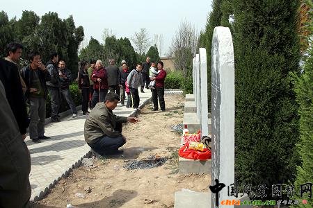  ���󱱑�(zh��n)�ۡ���ʿ��@�İ�˼