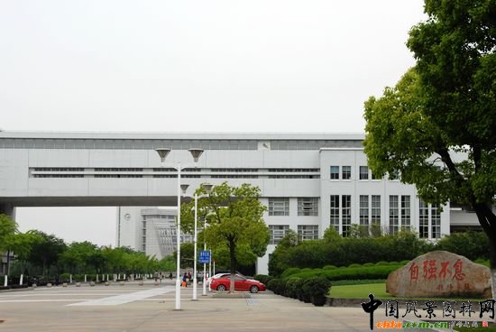     ϺWǇҡ211̡cOУ֮һУ@^Ϻл@λ 