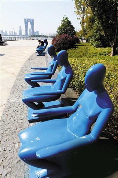 裸女雕像 中國(guó)風(fēng)景園林網(wǎng) 裸女座椅