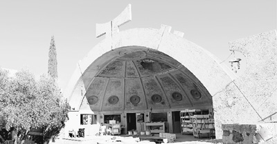 阿科桑底典型的“瓷穹頂”生態建筑