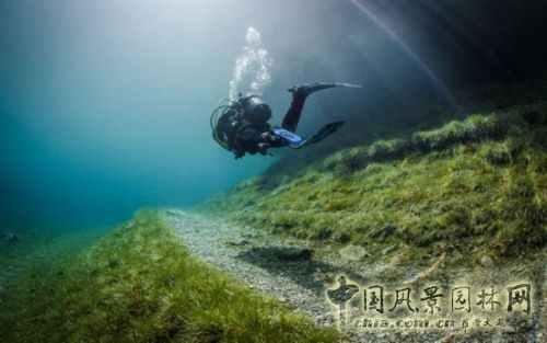 奧地利冰川融雪淹沒公園造奇景