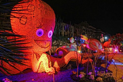 法國芒通檸檬節上的雕塑作品