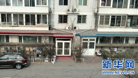 私占綠地擴充成自家庭院(攝影/朱軍)