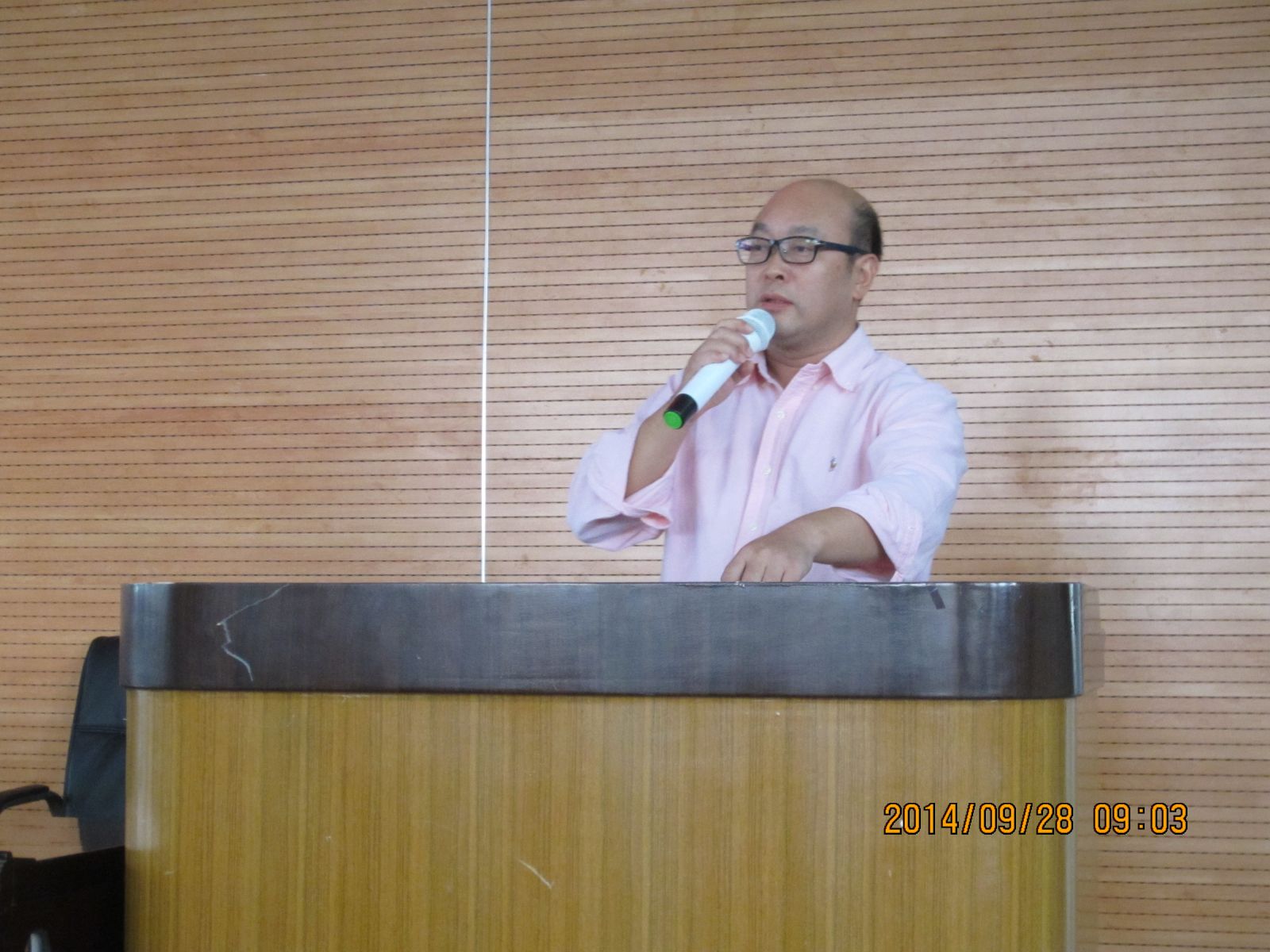 四川農業大學風景園林學院院長陳其兵教授主持講壇