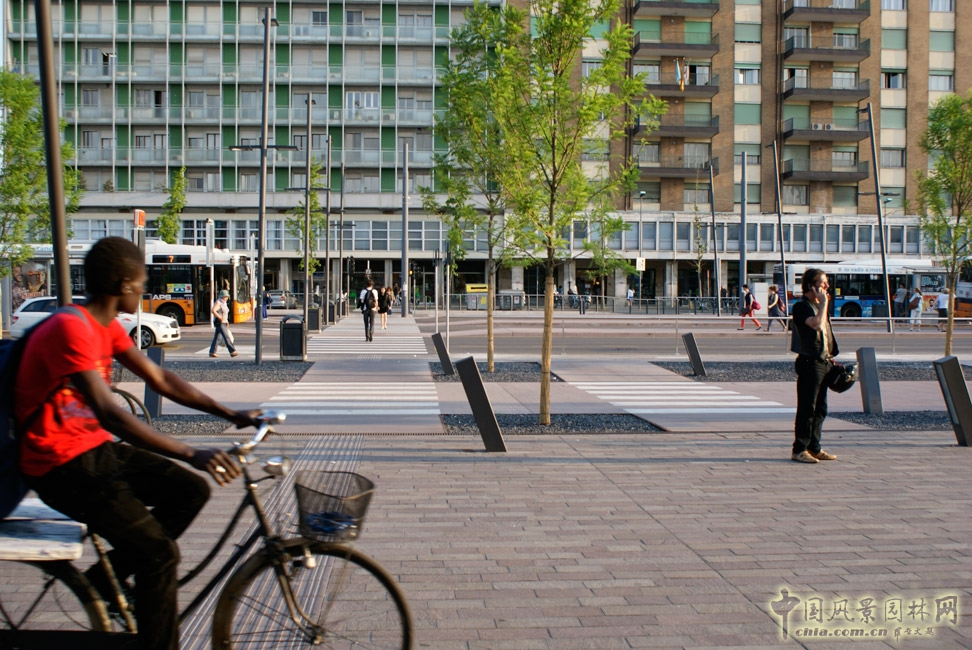意大利帕多瓦火車站前廣場景觀設計