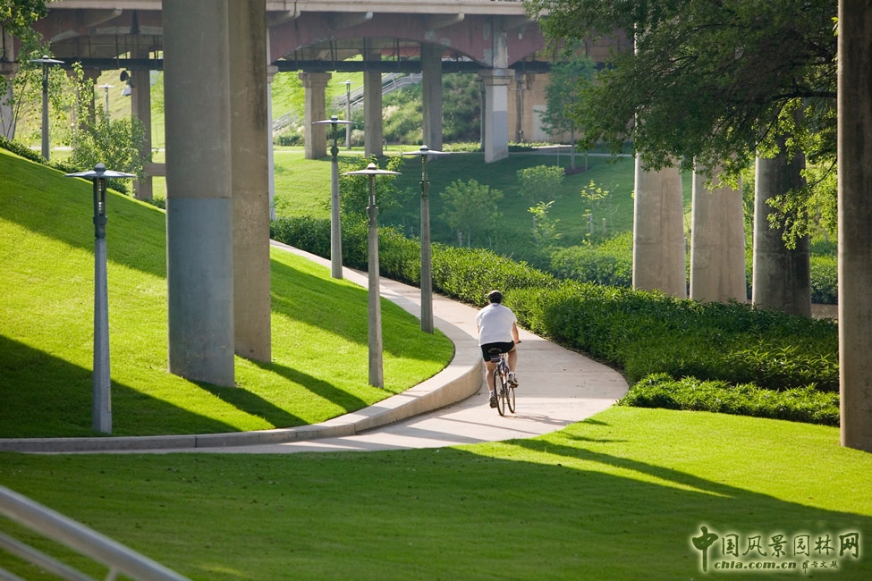 SWA作品：美國休斯敦市布法羅河濱漫步公園景觀設計