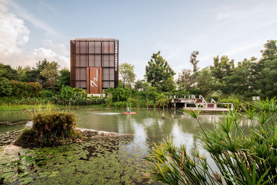 泰國：高速路旁的鄉土風格開放型城市公園