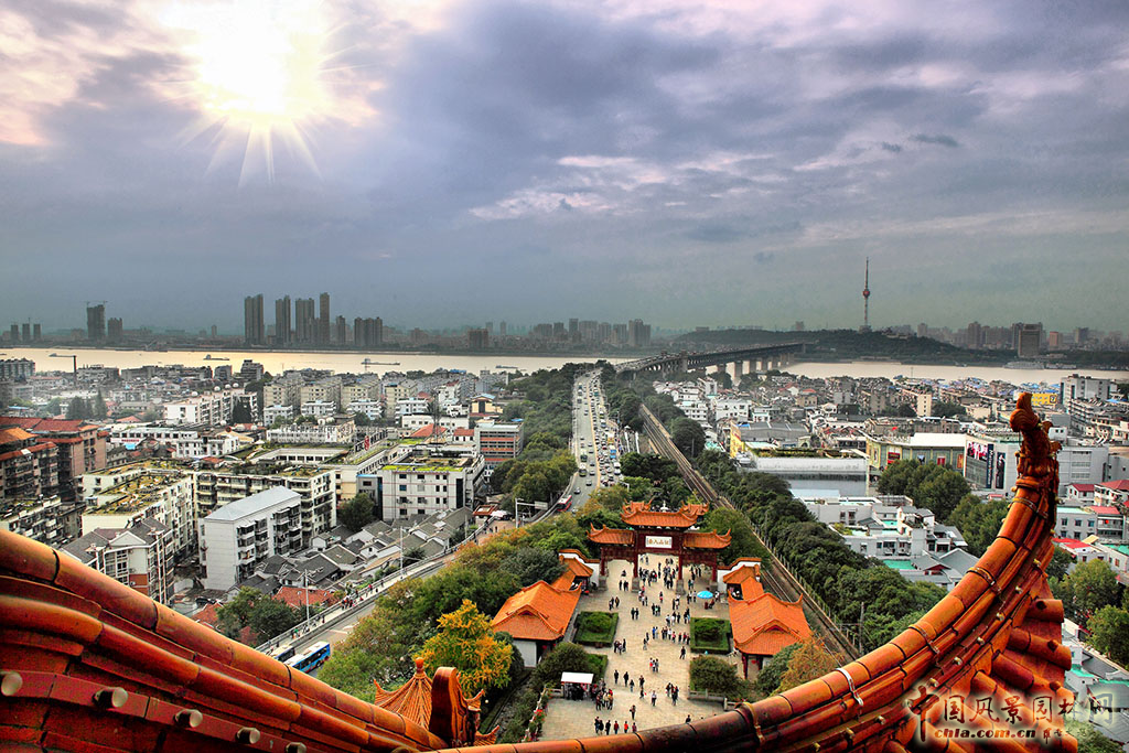 張敏:中國傳統城市的山水環境及其詩歌意境