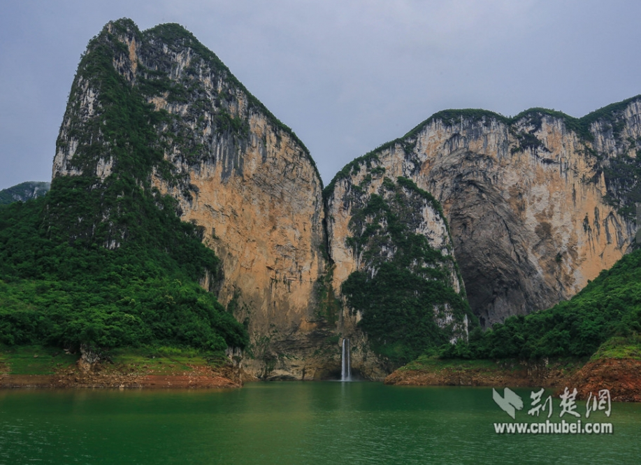 清江蝴蝶崖景區的“絕美畫卷”