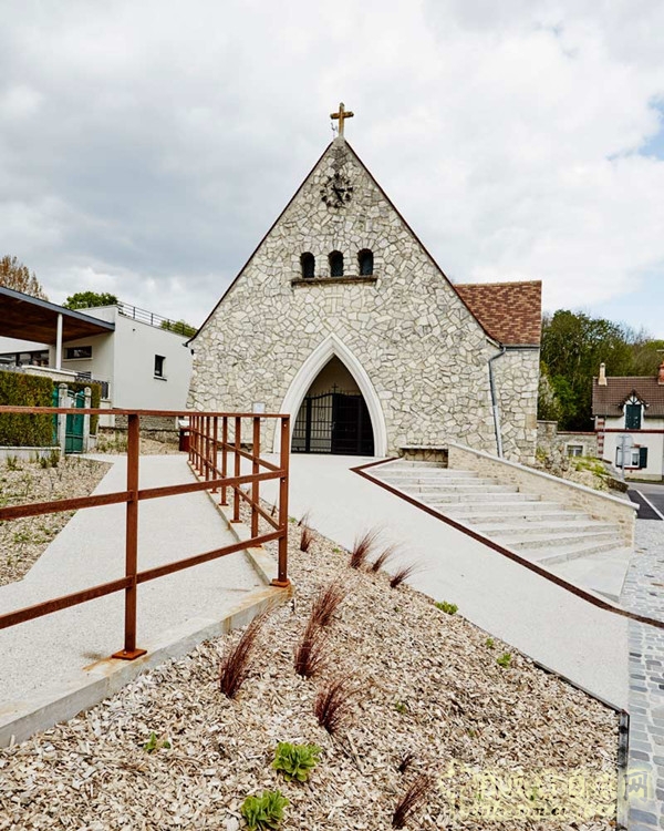 8月17號頭條:法國Guitrancourt小鎮中心廣場改造項目賞析