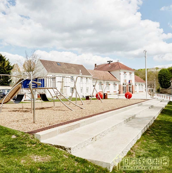 8月17號頭條：法國Guitrancourt小鎮中心廣場改造項目賞析