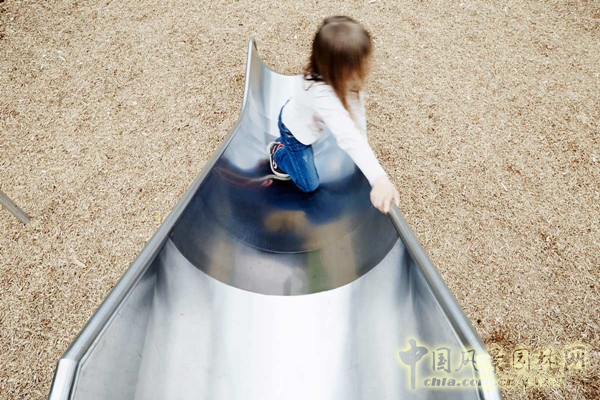 8月17號頭條:法國Guitrancourt小鎮中心廣場改造項目賞析