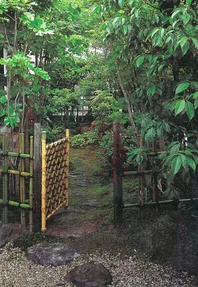 連接“俗世”與“茶道”的通道——露地