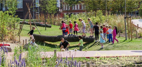 【9月22日頭條】荷蘭“荒野生存”兒童游樂場景觀設(shè)計