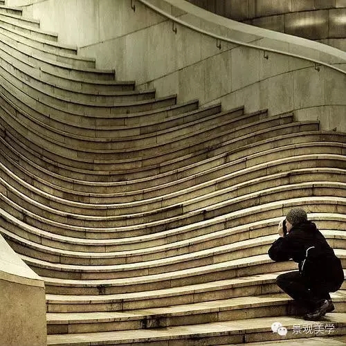 用不同景觀臺階的形態表達不同的景觀概念