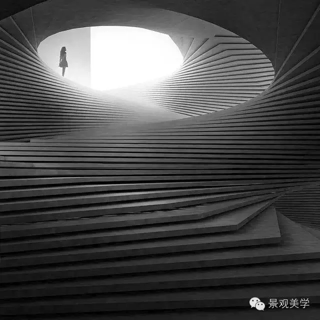 用不同景觀臺階的形態表達不同的景觀概念