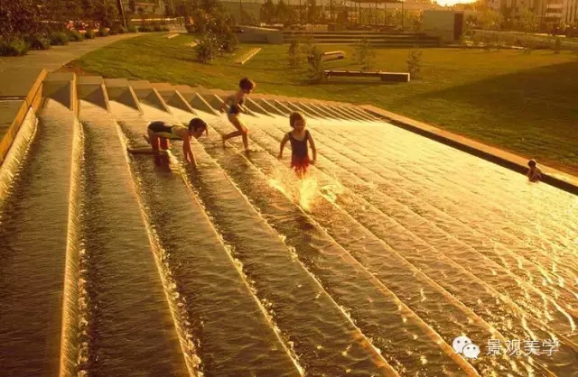 用不同景觀臺階的形態表達不同的景觀概念