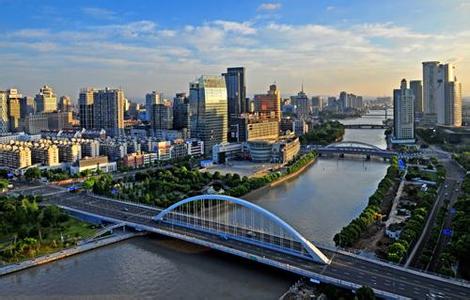 國家中心城市 靠“搶”就能得到嗎?