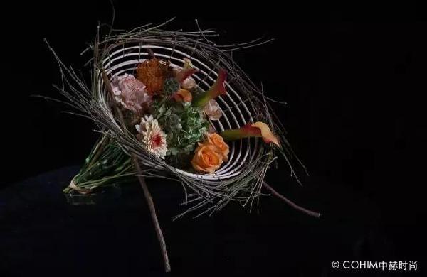 用低成本架構出更具設計感的花藝形態