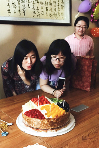 中國(guó)風(fēng)景園林網(wǎng)為員工舉辦集體生日會(huì)