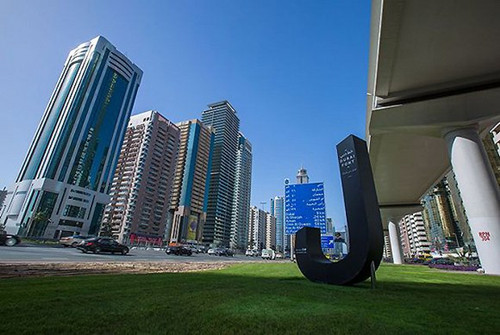 迪拜推出城市字體 把它們變成一道城市風(fēng)景