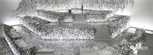 設計師用棱鏡打造出“萬花筒中的常春藤”