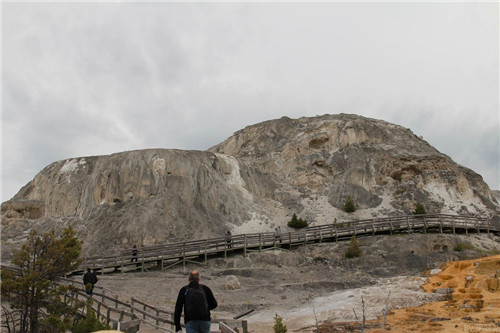 帶你領略美國黃石國家公園猛犸象噴泉