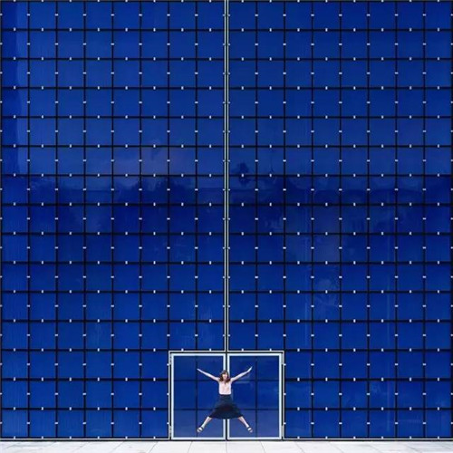 西班牙小情侶把全球景點玩出小情調