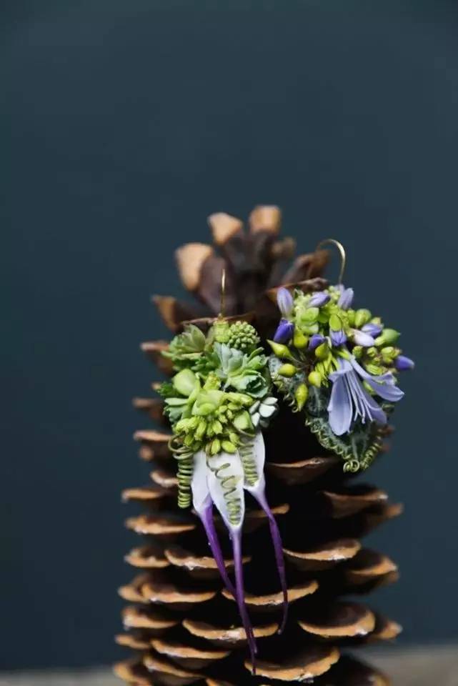 65歲的她將植物融入高級(jí)定制時(shí)裝設(shè)計(jì)