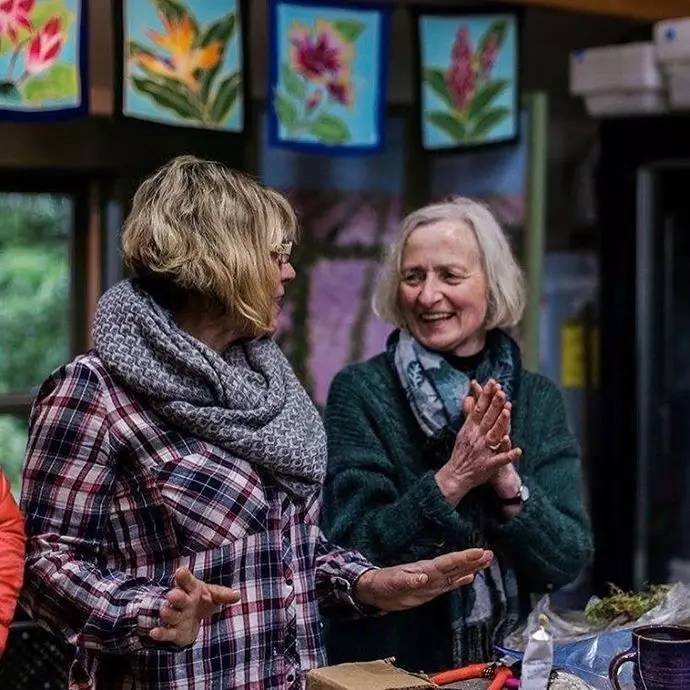 65歲的她將植物融入高級定制時裝設計