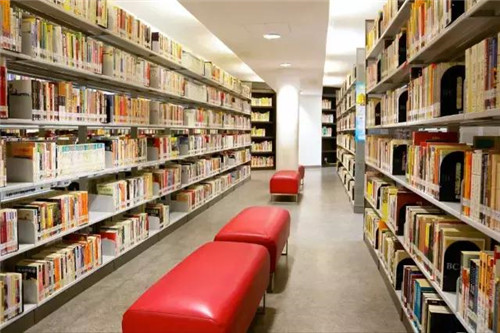 書墻：在城市圍墻中植入閱讀空間 