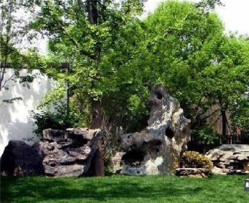 自然園林中的景觀置石