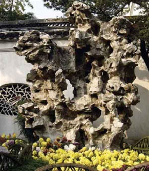 自然園林中的景觀置石