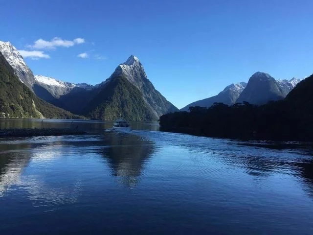 峽灣國家公園,神仙湖水與雪山交相輝映