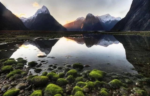 峽灣國家公園,神仙湖水與雪山交相輝映