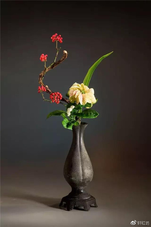 茶道，缺少插花不成雅致