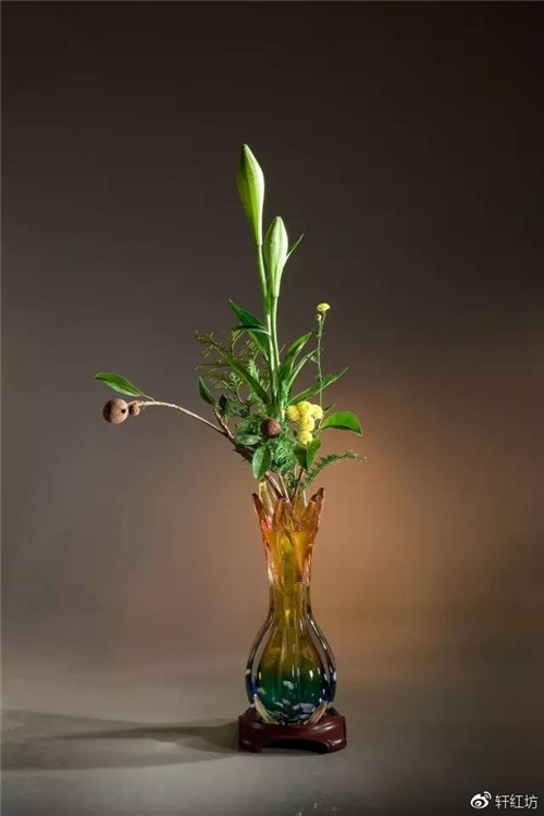 茶道，缺少插花不成雅致