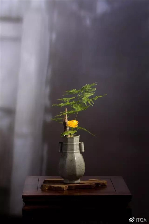 茶道，缺少插花不成雅致