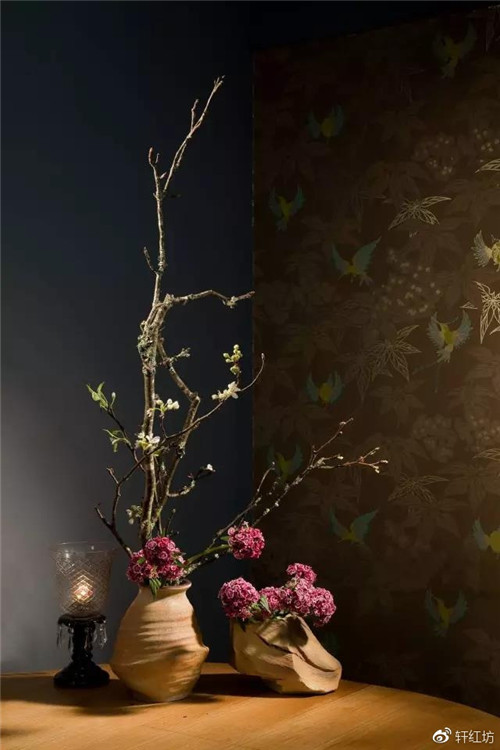 茶道，缺少插花不成雅致