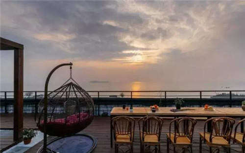 蘇州西山一家設計極簡工業風的民宿