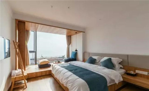 蘇州西山一家設計極簡工業風的民宿