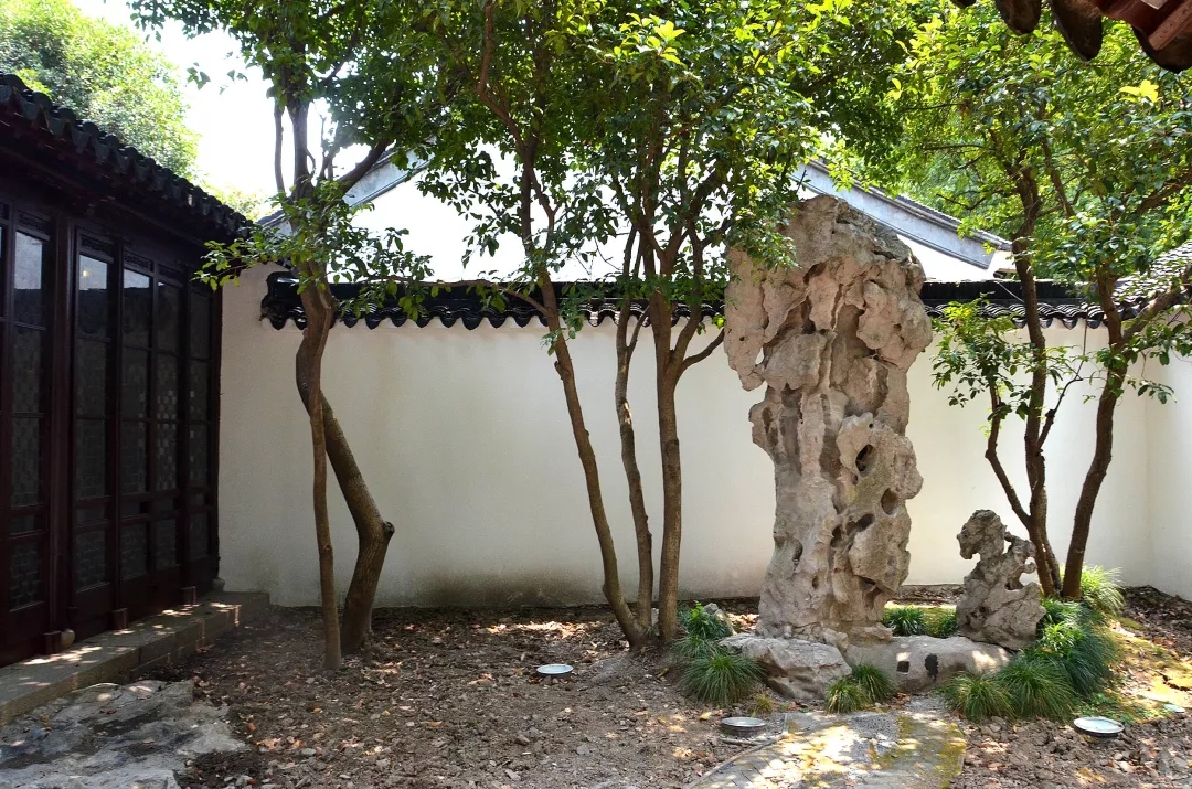 瞻園的驕傲與放縱——新瞻園的放縱