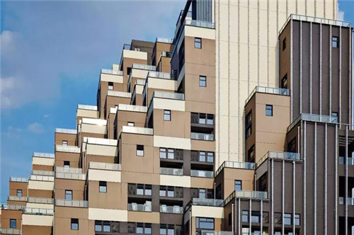 層層退臺式的設計,如城市中充滿詩意的梯田