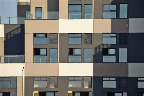 層層退臺式的設計,如城市中充滿詩意的梯田