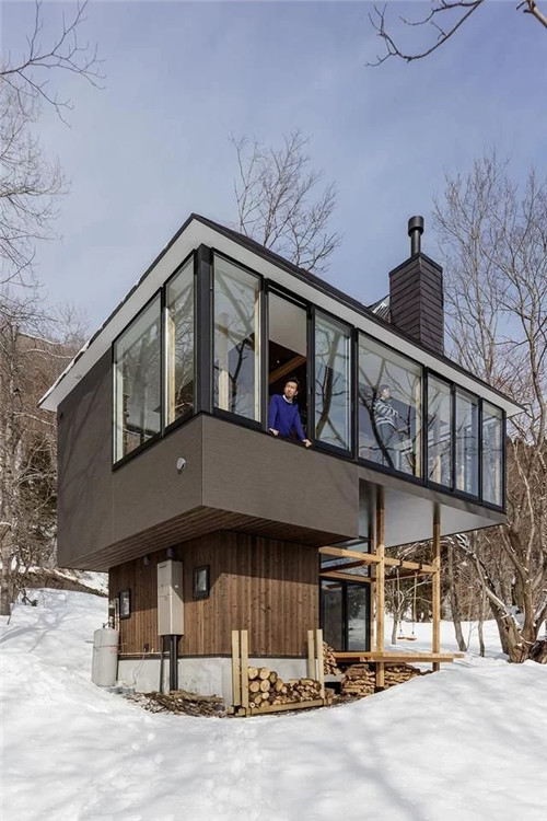 在自然景觀中塑造新的生活方式的階梯住宅