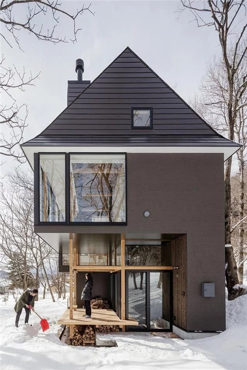 在自然景觀中塑造新的生活方式的階梯住宅