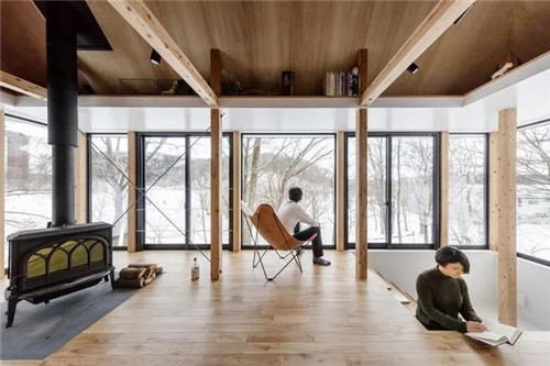 在自然景觀中塑造新的生活方式的階梯住宅